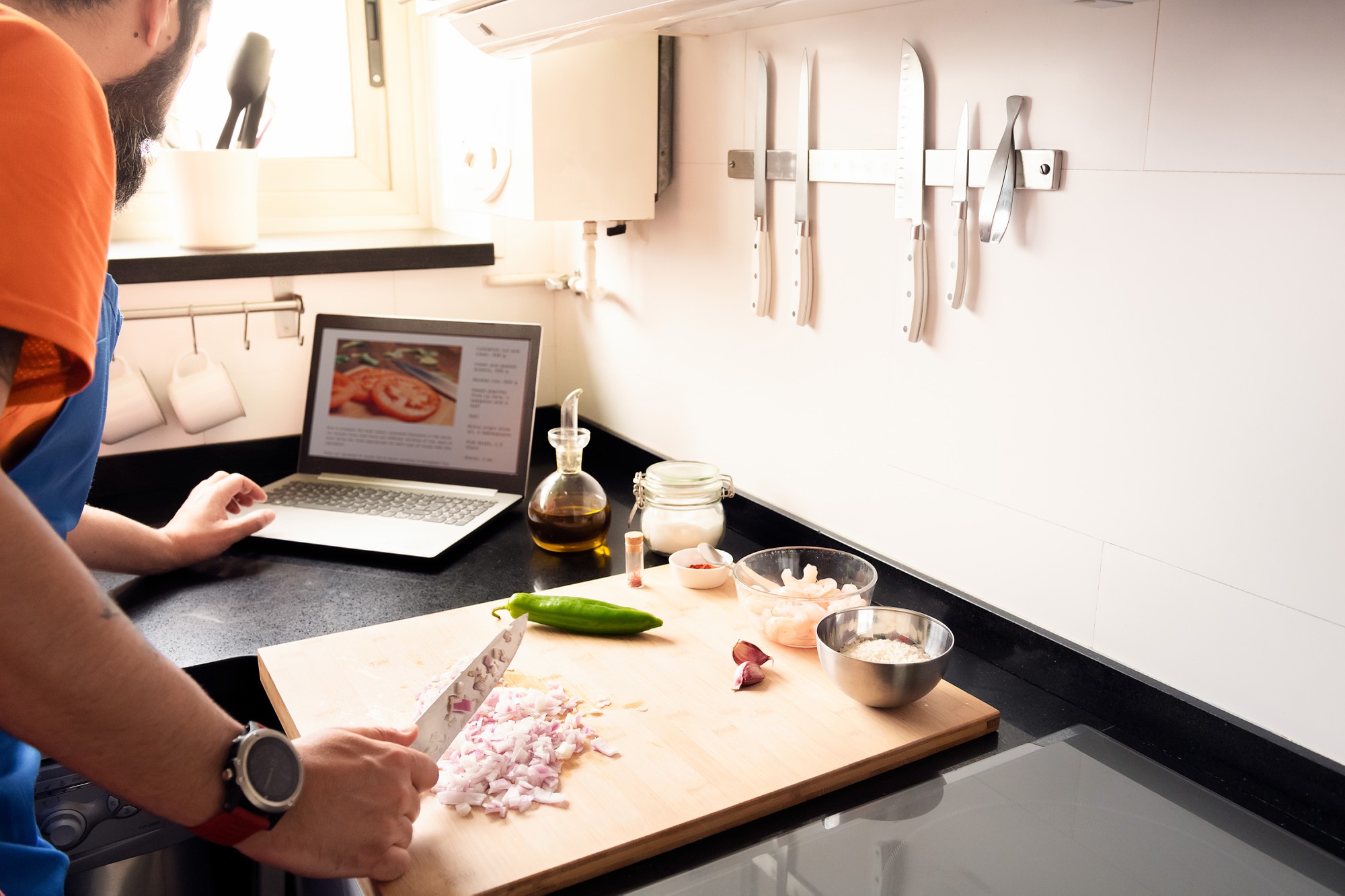 Studio cucina con attrezzi professionali